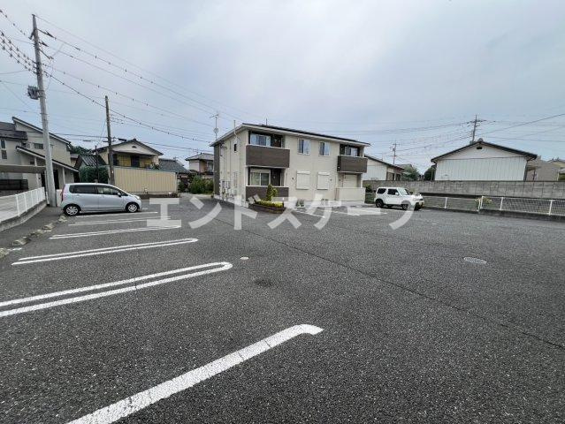 プラシードⅠの駐車場|高崎、前橋のお部屋探しはエンドスケープまで！お客様の理想お聞かせ下さい♪