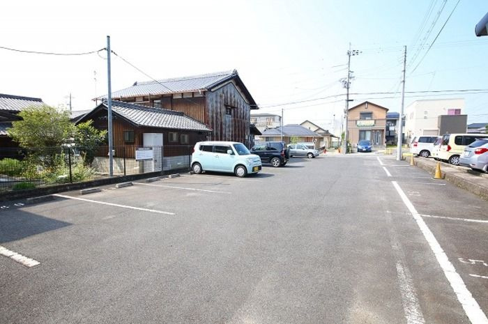 ジョーカンサニーガーデンの駐車場