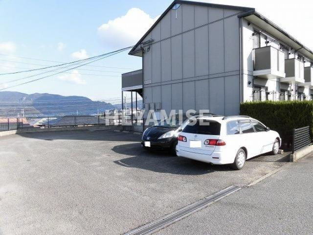 まなび野壱番館の駐車場