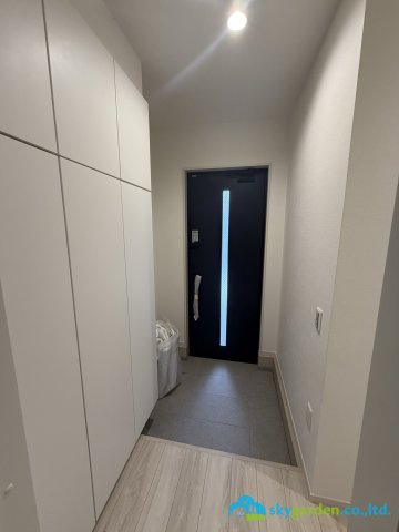 平塚市達上ヶ丘1期　新築戸建　全1棟1号棟の玄関