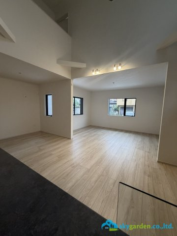平塚市達上ヶ丘1期　新築戸建　全1棟1号棟の居間・リビング