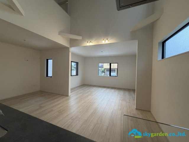 平塚市達上ヶ丘1期　新築戸建　全1棟1号棟の居間・リビング