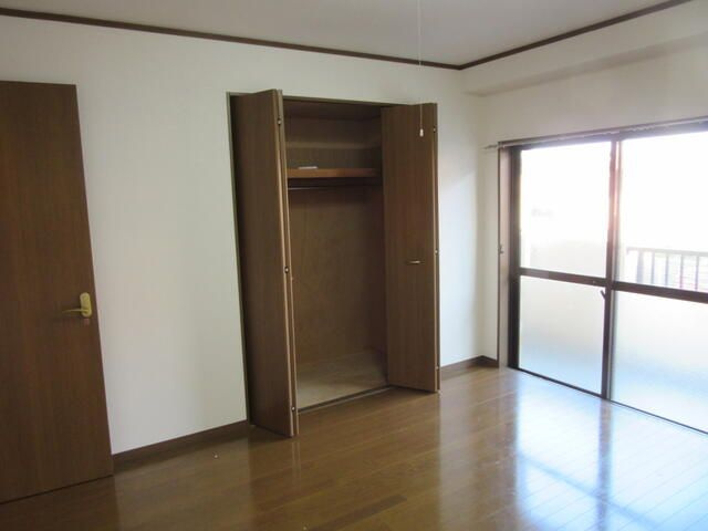 東大和市向原６丁目の賃貸マンション