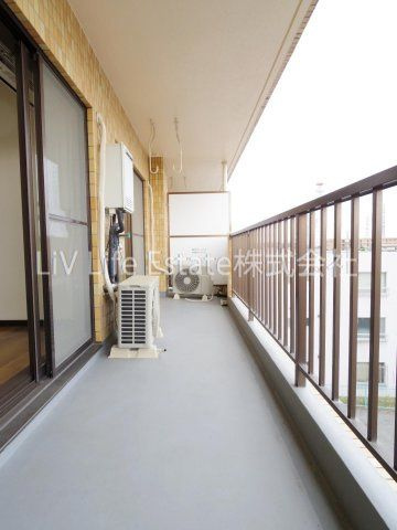 東大和市向原６丁目の賃貸マンションのバルコニー
