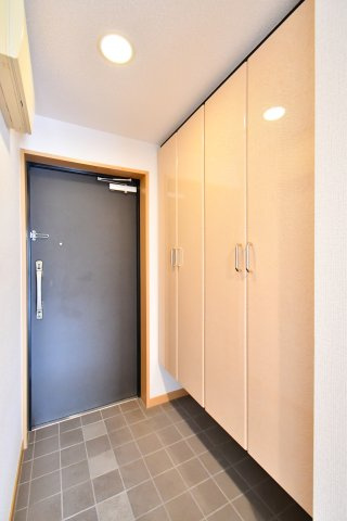 グリーンミユキ吉野町の設備|オートロックで防犯面も安心です。スロープがありベビーカーや車椅子の方も安心して出入りできます。
■気になる物件はお客様ご自身の目でお確かめ頂けます。内覧希望は０１２０－６５５－６２０までご連絡下さい。