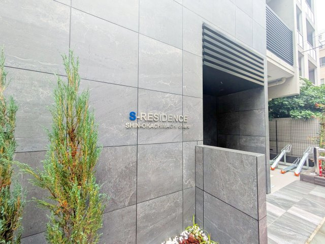 Ｓ－ＲＥＳＩＤＥＮＣＥ新御徒町ｃｈｉａｒｏのエントランス