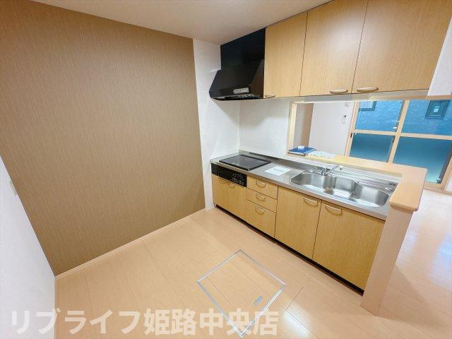 グレイスフルのキッチン|IHシステムキッチン完備