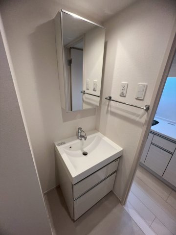 リブリ・三軒茶屋の洗面所|広い洗面スペース
