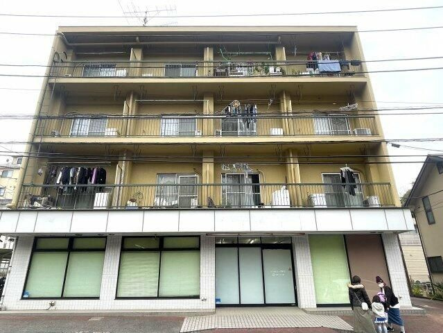 小川ビルの外観