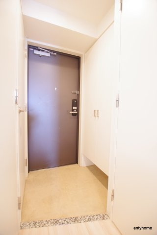 エスリード京橋グランツ　仲介手数料無料の玄関