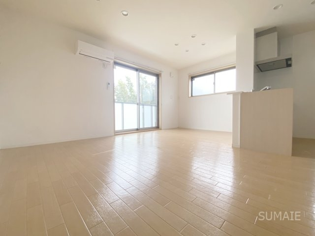ラディーチェBの居間・リビング|最上階角部屋です！