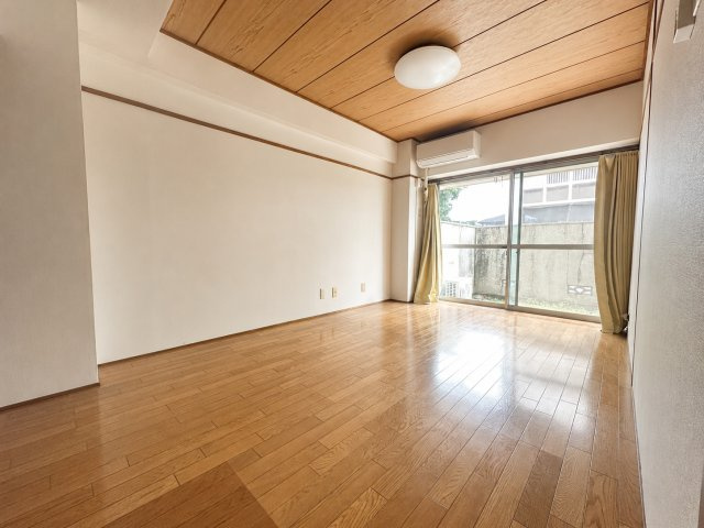 スカイマンションの居間・リビング