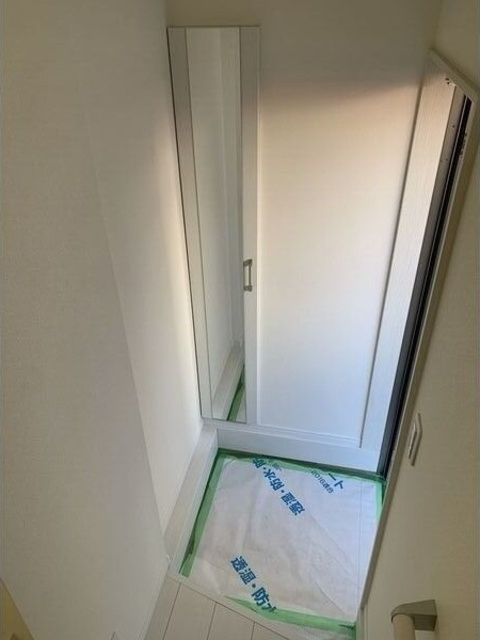 アステラス銀杏町の玄関