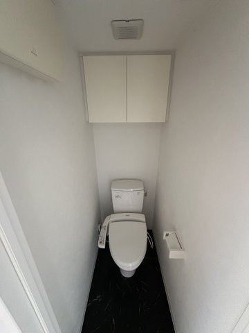 府中市府中町１丁目の賃貸マンションのトイレ