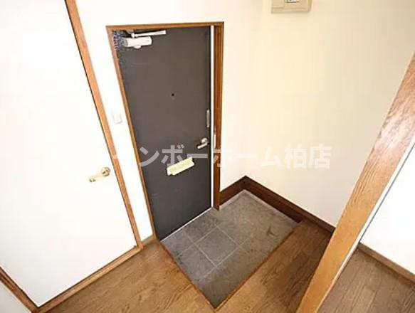 特典：仲介手数料が50％OFFです‼の玄関|ゆったりとした玄関です