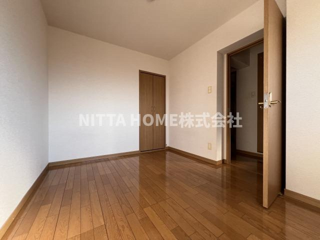 ヴェルデ高見の内装|洋室は６．３帖と５．８帖の２部屋です◇