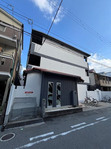 尼崎市南竹谷町１丁目のアパートの外観