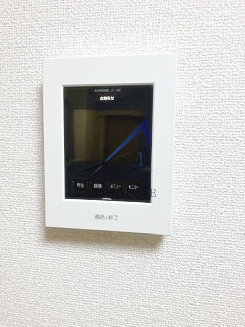 信越ビルのセキュリティ|モニター付きインターホンです。