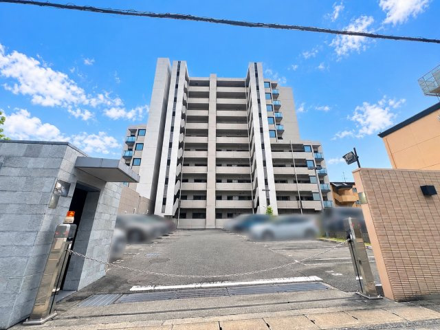 パークホームズ上社ガーデンヴィスタの外観|平面駐車場のため、送るの乗降も平坦スムーズです！
小さなお子様連れのお客様も、安心です。