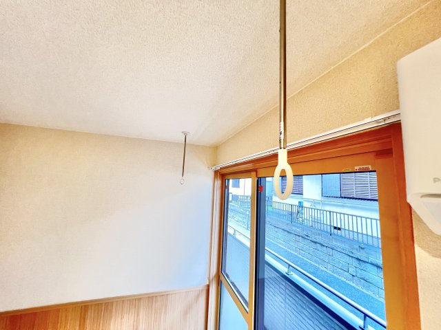 ロジュマンマエバラCの内装|明るい室内です