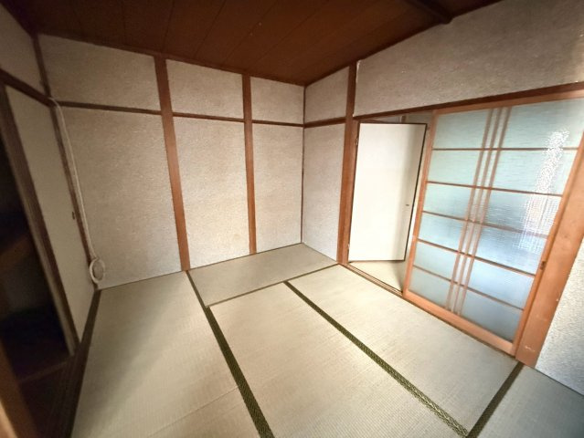 灘区城の下通アパートの居間・リビング