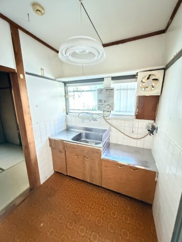 灘区城の下通アパートのキッチン