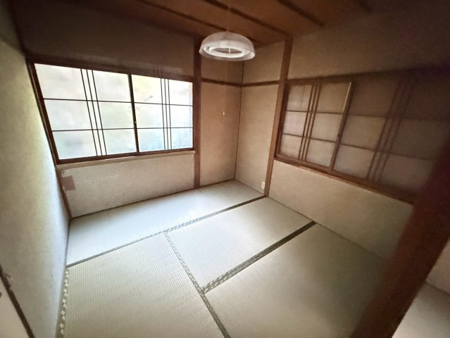 灘区城の下通アパートの寝室