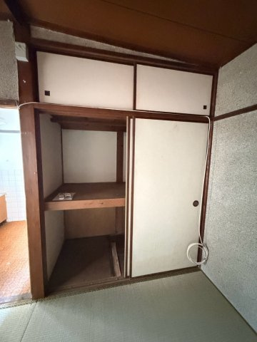 灘区城の下通アパートの収納
