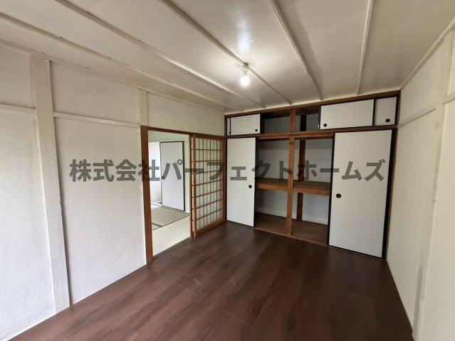楠根南町テラスハウス　賃貸の洋室|個人の部屋や寝室として使える洋室です