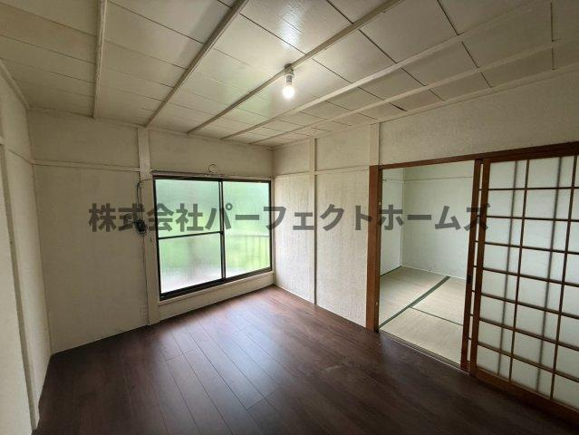 楠根南町テラスハウス　賃貸の洋室|個人の部屋や寝室として使える洋室です