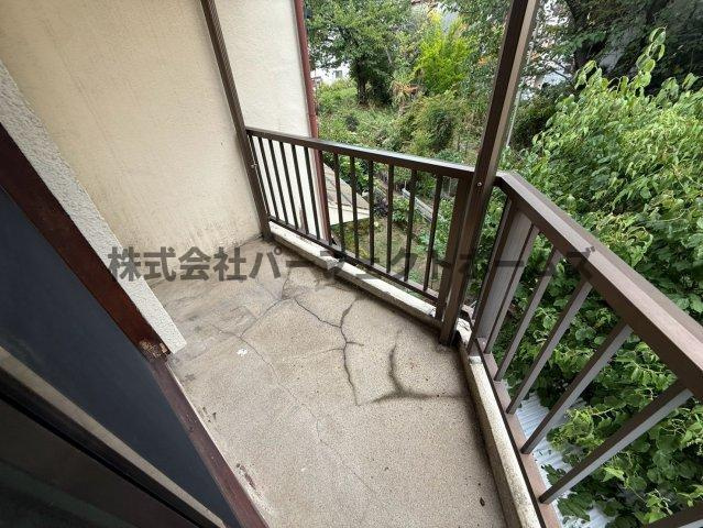 楠根南町テラスハウス　賃貸のバルコニー|お洗濯にも便利なバルコニー付き