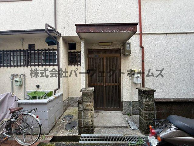 楠根南町テラスハウス　賃貸のエントランス|ゆとりのあるエントランスです