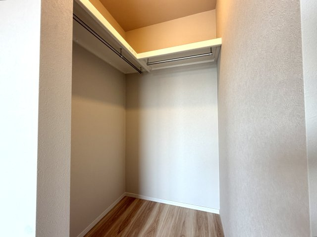 越谷市三野宮１期リガーレ　新築戸建の収納|大容量のウォークインクローゼット。季節ごとの衣替えもスムーズに行えます。