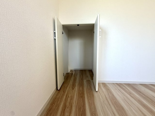越谷市三野宮１期リガーレ　新築戸建の収納|各居室に独立した収納をしっかり確保。家族それぞれの荷物を自分の部屋で管理できて部屋が片付きます。