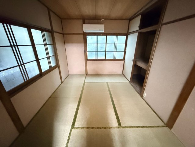 灘区城の下通アパートの居間・リビング