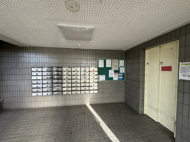 セレクト山之手のエントランス