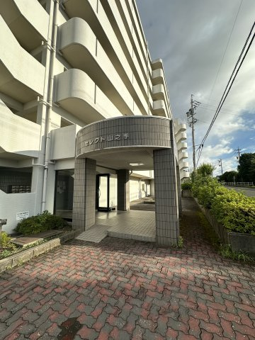 セレクト山之手のエントランス