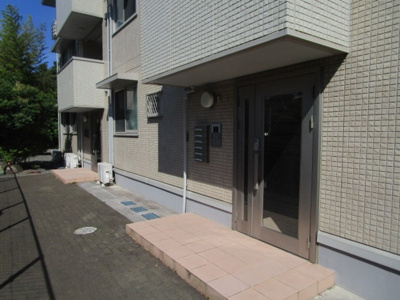 【エントランス】 | クリスタルコート
