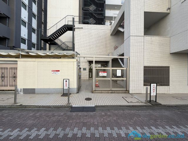 サニープラザ平塚のエントランス