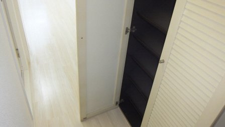 ハートハウス原木中山の収納|廊下脇の収納