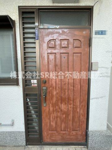 吉田3丁目中古戸建の玄関|東大阪市で不動産をお探しの方は弊社までご相談下さいませ！