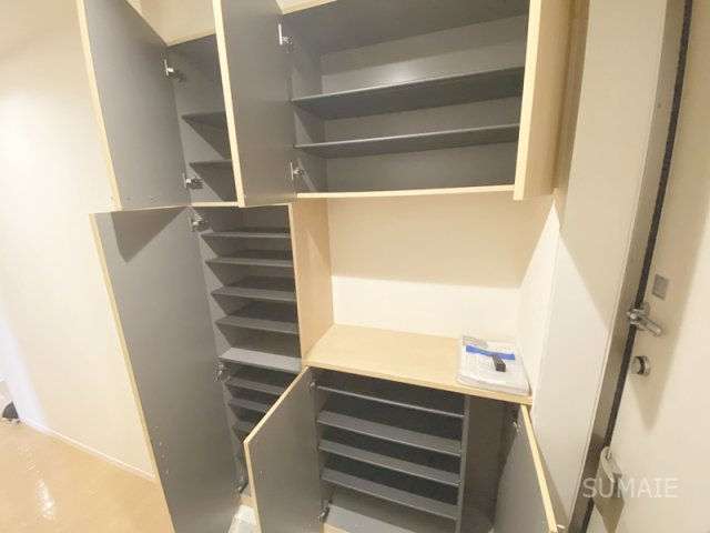 ラディーチェＡの収納|充実の玄関収納！