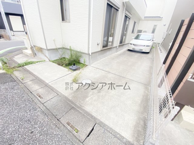 入間市久保稲荷5丁目　中古一戸建　～北西角地～の駐車場|縦列2台駐車可能