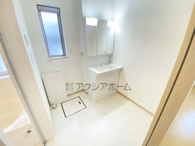 入間市久保稲荷5丁目　中古一戸建　～北西角地～の独立洗面台