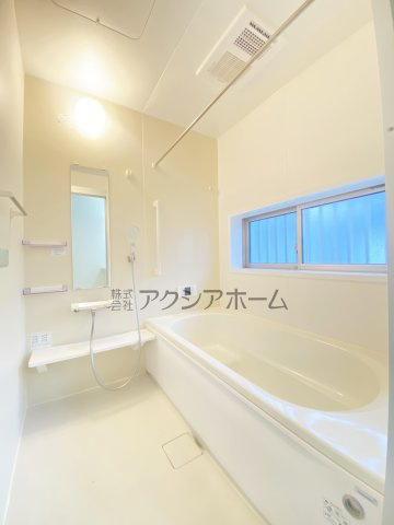 入間市久保稲荷5丁目　中古一戸建　～北西角地～の浴室|1坪サイズ・浴室乾燥機付ユニットバスで一日の疲れを癒しましょう♪
