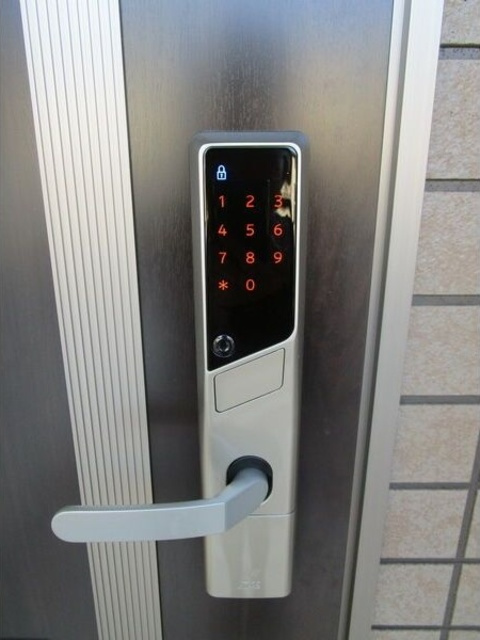 Avanti A棟の玄関