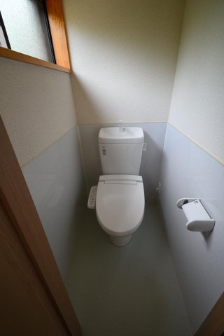 上津中村貸家のトイレ|トイレもきれいです