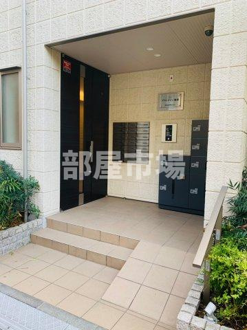 グランメゾン根岸のエントランス