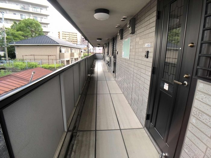 ホワイトクレインの玄関