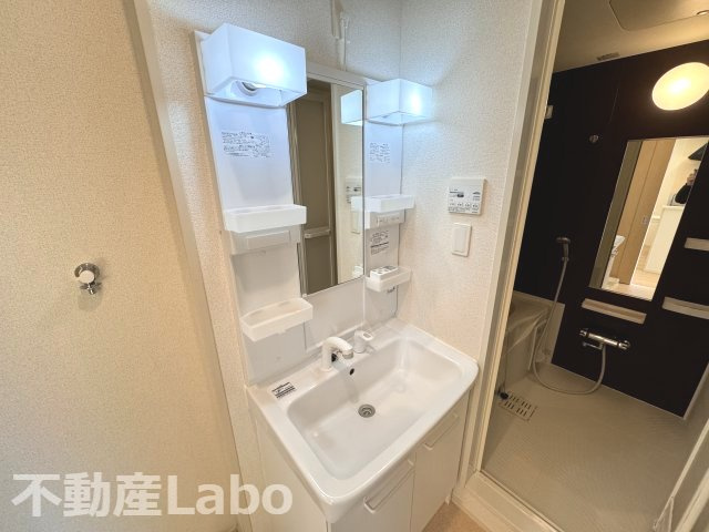 徳島市南沖洲５丁目のアパートの洗面所